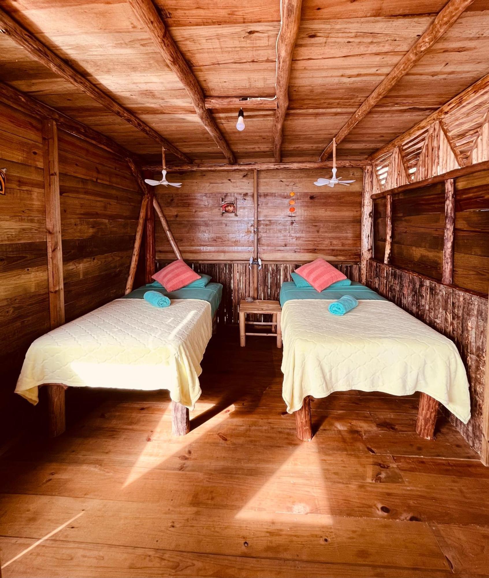 Urraca Monkey Island Eco Resort (Adults Only) Punta Laurel Exterior photo