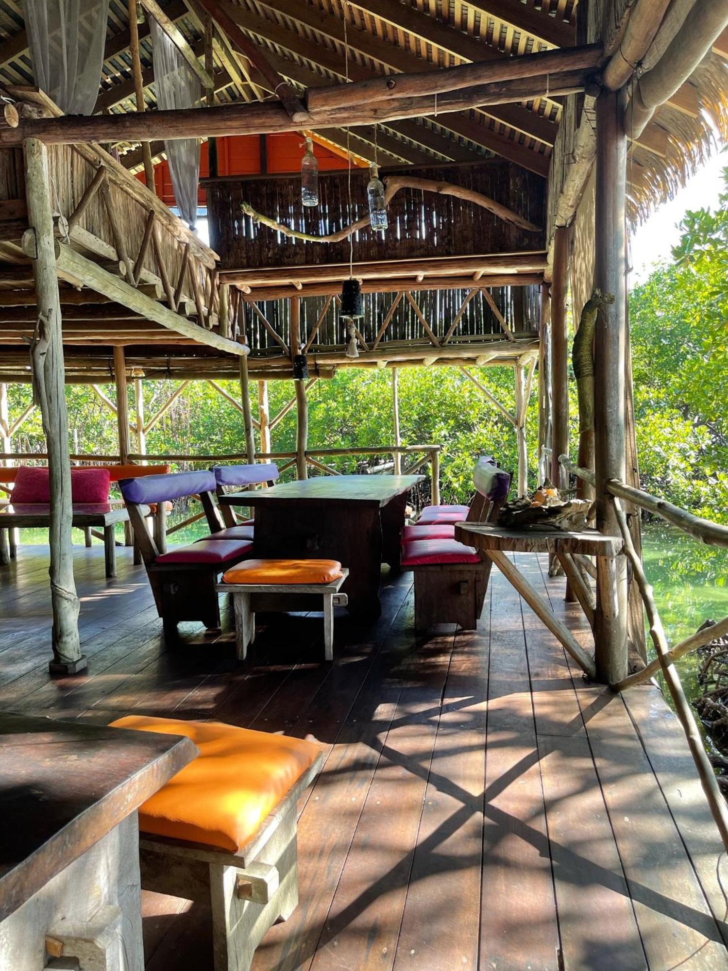 Urraca Monkey Island Eco Resort (Adults Only) Punta Laurel Exterior photo